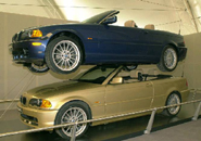 The strength of the A-pillar is sufficient even for four vehicles.