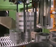 Stacking unit: Chain conveyor and palletizing device