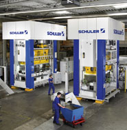 Servo presses in monoblock design with 4,000 kN press force per press